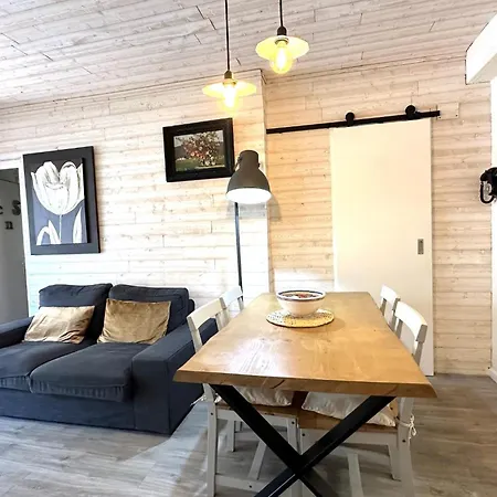 아파트 Comfortable And Centric Near Beach 또사데마르